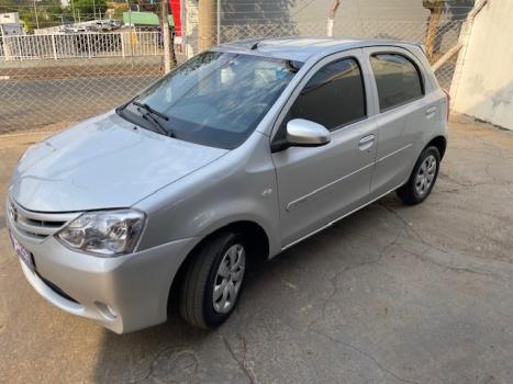 TOYOTA Etios Hatch 1.3 16V 4P FLEX X, Foto 4
