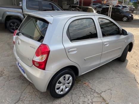 TOYOTA Etios Hatch 1.3 16V 4P FLEX X, Foto 6