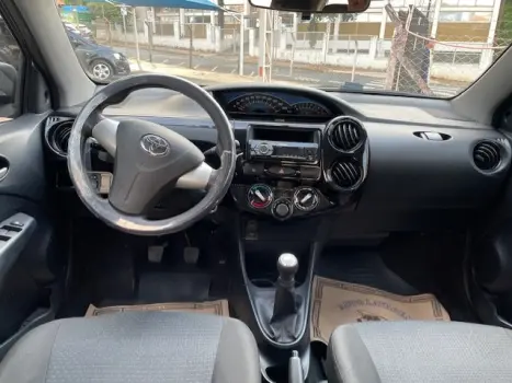 TOYOTA Etios Hatch 1.3 16V 4P FLEX X, Foto 9