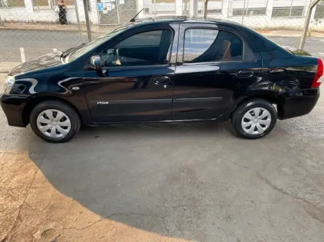 TOYOTA Etios Sedan 1.5 16V 4P FLEX X, Foto 2