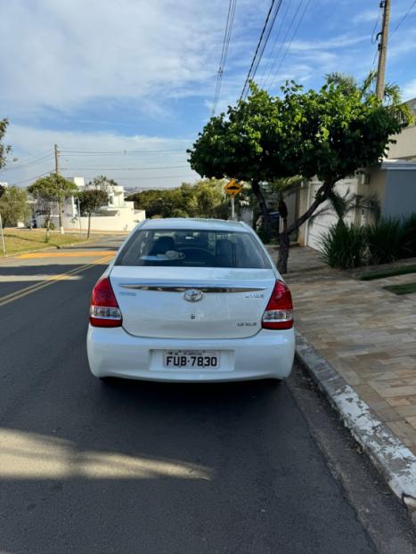 TOYOTA Etios Sedan 1.5 16V 4P FLEX XLS, Foto 3