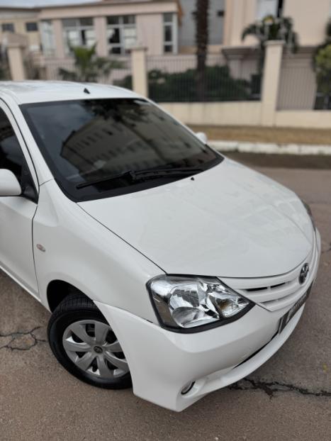 TOYOTA Etios Sedan 1.5 16V 4P FLEX XS, Foto 2