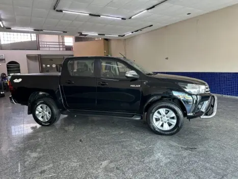 TOYOTA Hilux Caminhonete 2.8 16V SRV 4X4 DIESEL CABINE DUPLA AUTOMTICO, Foto 5