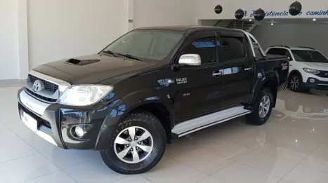 TOYOTA Hilux Caminhonete 3.0 4P 4X4 SRV TURBO DIESEL CABINE DUPLA AUTOMTICO, Foto 1