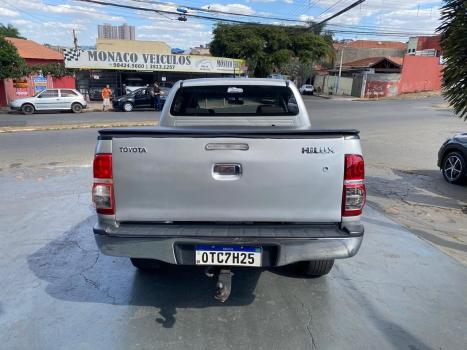 TOYOTA Hilux Caminhonete 3.0 4P SR 4X4 TURBO DIESEL CABINE DUPLA, Foto 4