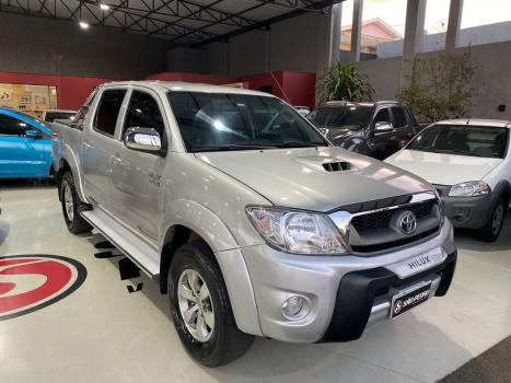 TOYOTA Hilux Caminhonete 3.0 4P 4X4 SRV TURBO DIESEL CABINE DUPLA AUTOMTICO, Foto 2