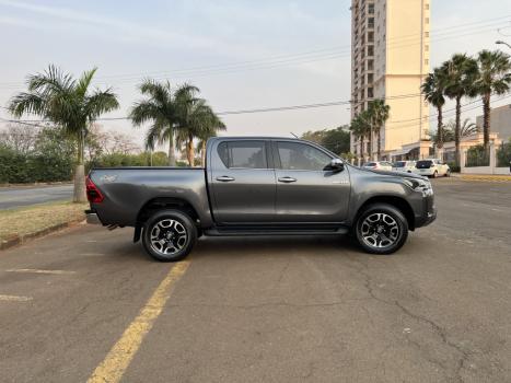 TOYOTA Hilux Caminhonete 2.8 16V SRX 4X4 DIESEL CABINE DUPLA AUTOMTICO, Foto 6