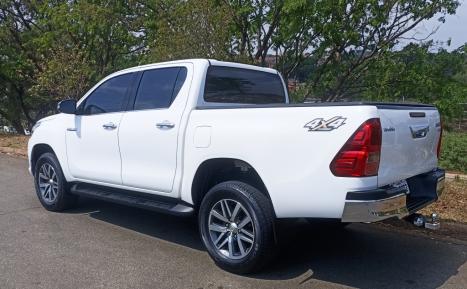 TOYOTA Hilux Caminhonete 2.8 16V SRX 4X4 TURBO DIESEL CABINE DUPLA AUTOMTICO, Foto 4