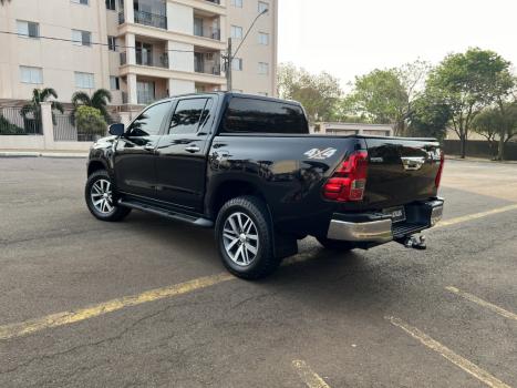 TOYOTA Hilux Caminhonete 2.8 16V SRX 4X4 TURBO DIESEL CABINE DUPLA AUTOMTICO, Foto 4