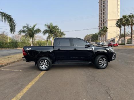 TOYOTA Hilux Caminhonete 2.8 16V SRX 4X4 TURBO DIESEL CABINE DUPLA AUTOMTICO, Foto 6