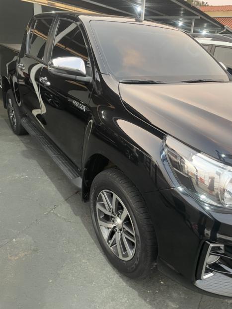 TOYOTA Hilux Caminhonete 2.7 16V 4P SRV FLEX 4X4  CABINE DUPLA AUTOMTICO, Foto 4