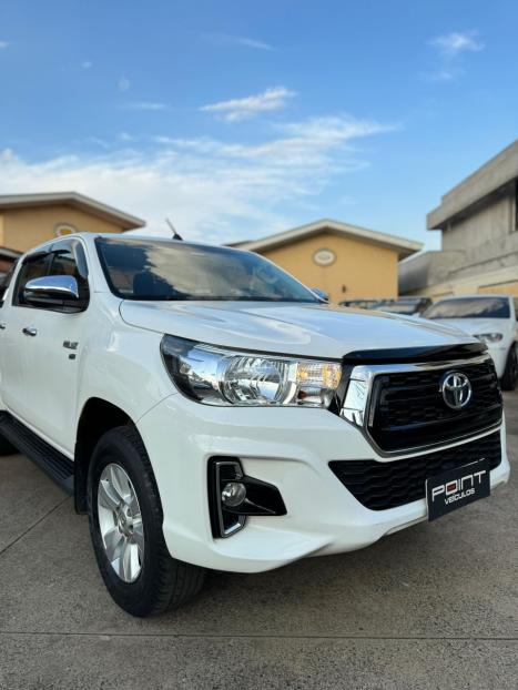 TOYOTA Hilux Caminhonete 2.7 16V 4P SR FLEX CABINE DUPLA AUTOMTICO, Foto 3