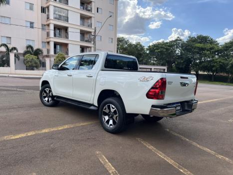 TOYOTA Hilux Caminhonete 2.8 16V SRX 4X4 DIESEL CABINE DUPLA AUTOMTICO, Foto 4