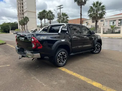 TOYOTA Hilux Caminhonete 2.8 16V SRX LIMITED 4X4 TURBO DIESEL CABINE DUPLA AUTOMTICO, Foto 6