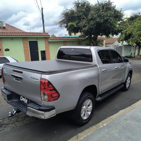 TOYOTA Hilux Caminhonete 2.7 16V 4P SRV FLEX CABINE DUPLA AUTOMTICO, Foto 4