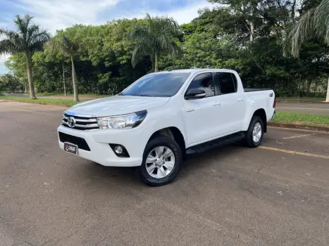 TOYOTA Hilux Caminhonete 2.8 16V 4P SR 4X4 DIESEL CABINE DUPLA AUTOMTICO, Foto 1