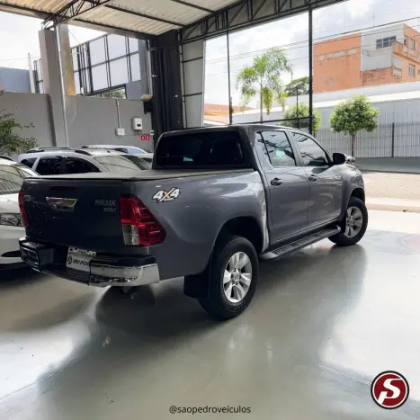 TOYOTA Hilux Caminhonete 2.8 16V SRV 4X4 DIESEL CABINE DUPLA AUTOMTICO, Foto 5