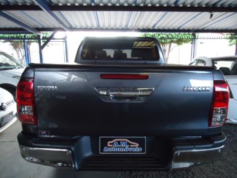 TOYOTA Hilux Caminhonete 2.8 16V 4P SR 4X4 DIESEL CABINE DUPLA AUTOMTICO, Foto 4