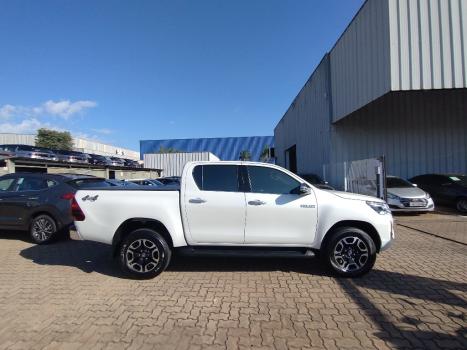 TOYOTA Hilux Caminhonete 2.8 16V SRX 4X4 DIESEL CABINE DUPLA AUTOMTICO, Foto 4