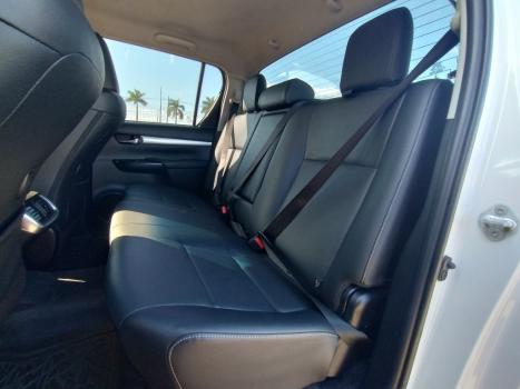TOYOTA Hilux Caminhonete 2.8 16V SRX 4X4 DIESEL CABINE DUPLA AUTOMTICO, Foto 9