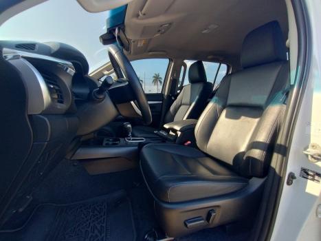 TOYOTA Hilux Caminhonete 2.8 16V SRX 4X4 DIESEL CABINE DUPLA AUTOMTICO, Foto 11