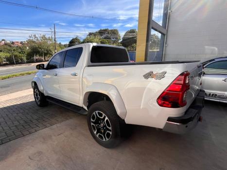 TOYOTA Hilux Caminhonete 2.8 16V SRX PLUS 4X4 TURBO DIESEL CABINE DUPLA AUTOMTICO, Foto 4