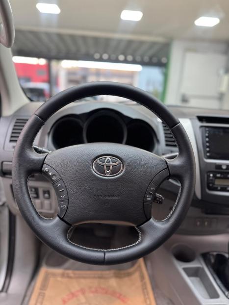 TOYOTA Hilux Caminhonete 3.0 4P 4X4 SRV TURBO DIESEL CABINE DUPLA AUTOMTICO, Foto 7