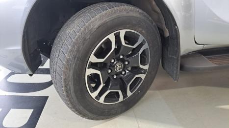 TOYOTA Hilux Caminhonete 2.7 16V 4P SRV FLEX 4X4  CABINE DUPLA AUTOMTICO, Foto 13