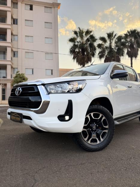 TOYOTA Hilux Caminhonete 2.7 16V 4P SRV FLEX CABINE DUPLA AUTOMTICO, Foto 4