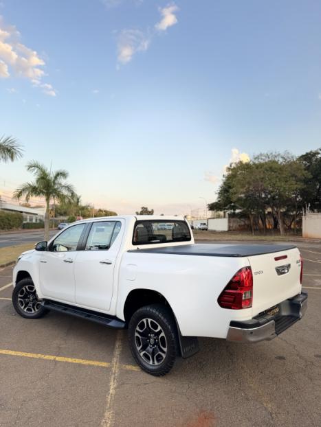 TOYOTA Hilux Caminhonete 2.7 16V 4P SRV FLEX CABINE DUPLA AUTOMTICO, Foto 6