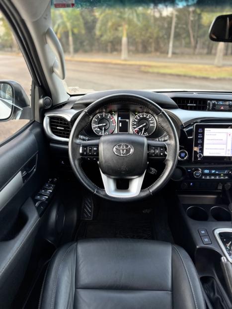 TOYOTA Hilux Caminhonete 2.7 16V 4P SRV FLEX CABINE DUPLA AUTOMTICO, Foto 11