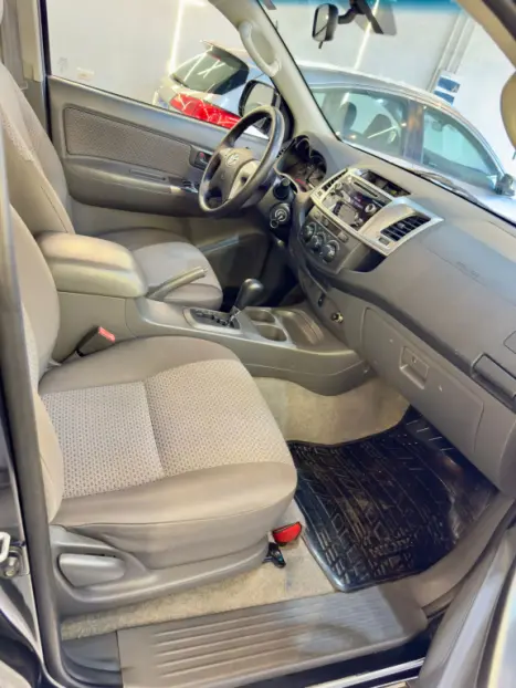 TOYOTA Hilux Caminhonete 2.7 16V 4P SR FLEX CABINE DUPLA AUTOMTICO, Foto 8