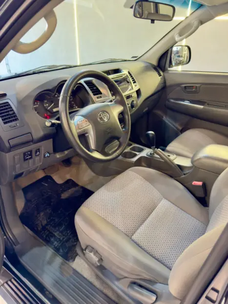 TOYOTA Hilux Caminhonete 2.7 16V 4P SR FLEX CABINE DUPLA AUTOMTICO, Foto 9