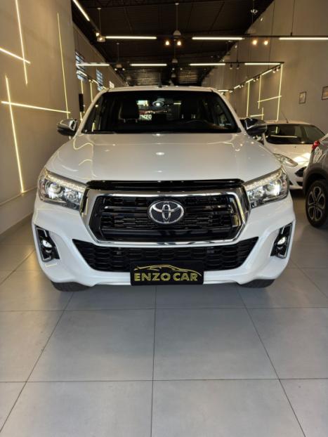 TOYOTA Hilux Caminhonete 2.8 16V SRX 50 ANOS 4X4 TURBO DIESEL CABINE DUPLA AUTOMTICO, Foto 2