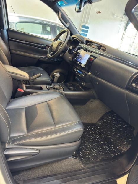 TOYOTA Hilux Caminhonete 2.8 16V SRX 50 ANOS 4X4 TURBO DIESEL CABINE DUPLA AUTOMTICO, Foto 8
