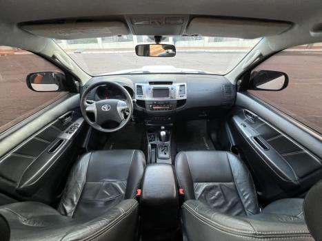 TOYOTA Hilux Caminhonete 3.0 4P 4X4 SRV TURBO DIESEL CABINE DUPLA LIMITED EDITION AUTOMTICO, Foto 13