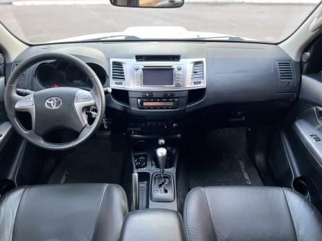 TOYOTA Hilux Caminhonete 3.0 4P 4X4 SRV TURBO DIESEL CABINE DUPLA LIMITED EDITION AUTOMTICO, Foto 12