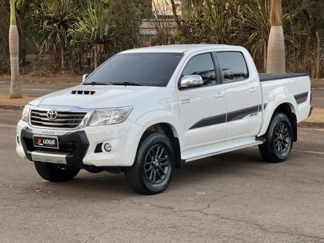 TOYOTA Hilux Caminhonete 3.0 4P 4X4 SRV TURBO DIESEL CABINE DUPLA LIMITED EDITION AUTOMTICO, Foto 11