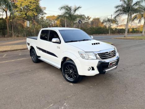 TOYOTA Hilux Caminhonete 3.0 4P 4X4 SRV TURBO DIESEL CABINE DUPLA LIMITED EDITION AUTOMTICO, Foto 2