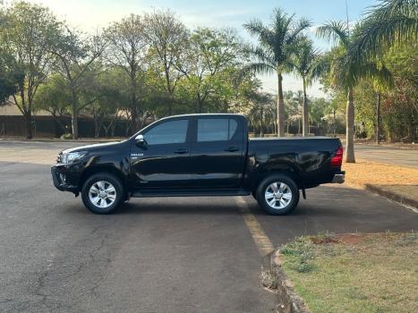 TOYOTA Hilux Caminhonete 2.7 16V 4P SRV FLEX CABINE DUPLA AUTOMTICO, Foto 2