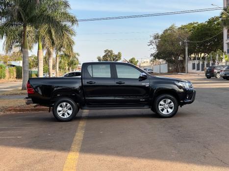 TOYOTA Hilux Caminhonete 2.7 16V 4P SRV FLEX CABINE DUPLA AUTOMTICO, Foto 3