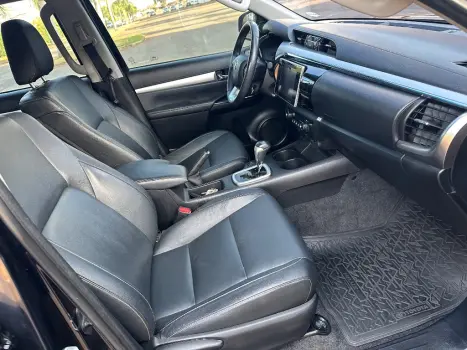 TOYOTA Hilux Caminhonete 2.7 16V 4P SRV FLEX CABINE DUPLA AUTOMTICO, Foto 13