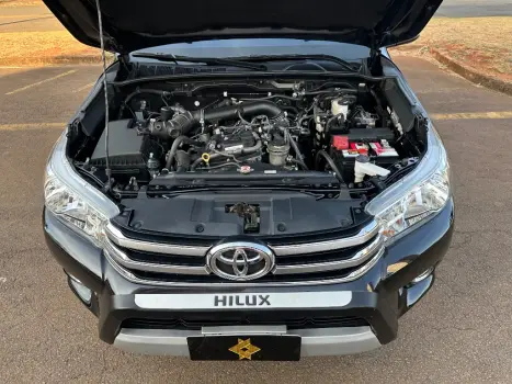 TOYOTA Hilux Caminhonete 2.7 16V 4P SRV FLEX CABINE DUPLA AUTOMTICO, Foto 14