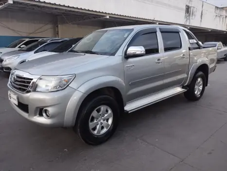 TOYOTA Hilux Caminhonete 2.7 16V 4P SRV FLEX CABINE DUPLA AUTOMTICO, Foto 1