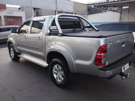 TOYOTA Hilux Caminhonete 2.7 16V 4P SRV FLEX CABINE DUPLA AUTOMTICO, Foto 4
