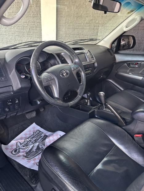 TOYOTA Hilux Caminhonete 3.0 4P 4X4 SRV TURBO DIESEL TOP CABINE DUPLA AUTOMTICO, Foto 4