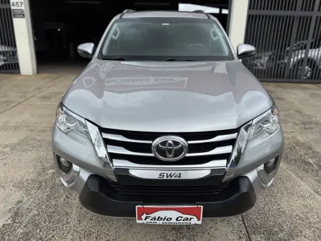 TOYOTA Hilux SW4 2.7 16V 4P FLEX SRV 7 LUGARES AUTOMTICO, Foto 5