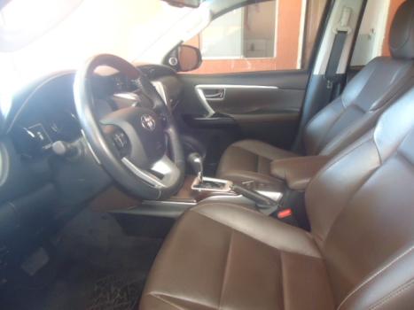 TOYOTA Hilux SW4 2.7 16V 4P FLEX SRV 7 LUGARES AUTOMTICO, Foto 4
