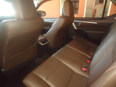 TOYOTA Hilux SW4 2.7 16V 4P FLEX SRV 7 LUGARES AUTOMTICO, Foto 5