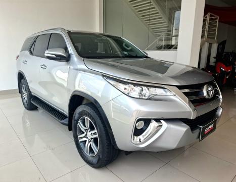 TOYOTA Hilux SW4 2.7 16V 4P FLEX SR 7 LUGARES AUTOMTICO, Foto 1